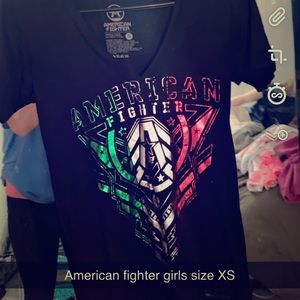 I’m selling an women American fighter
